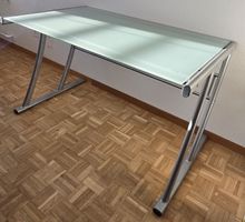 Glas Schreibtisch