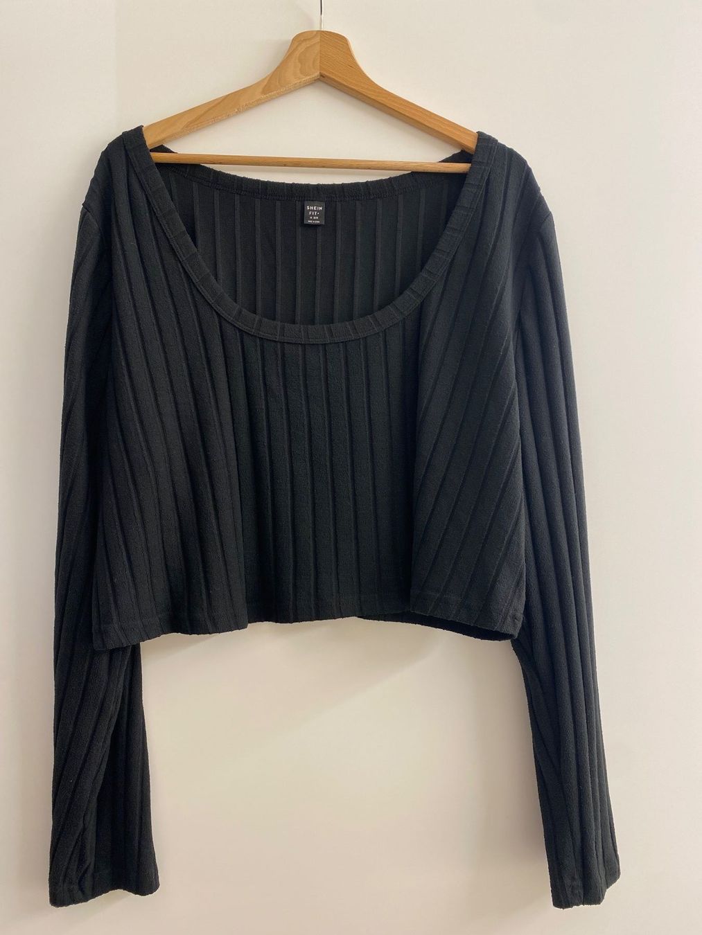 Shein Maglioni & Felpe: Oberteil Pullover kurz schwarz Gr. 56 – Usato da Pratteln venduto da a23_j2gs