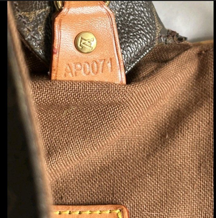 Louis Vuitton Borse: Louis Vuitton Laptop Tasche – Usato da spreitenbach venduto da duftkissen 8