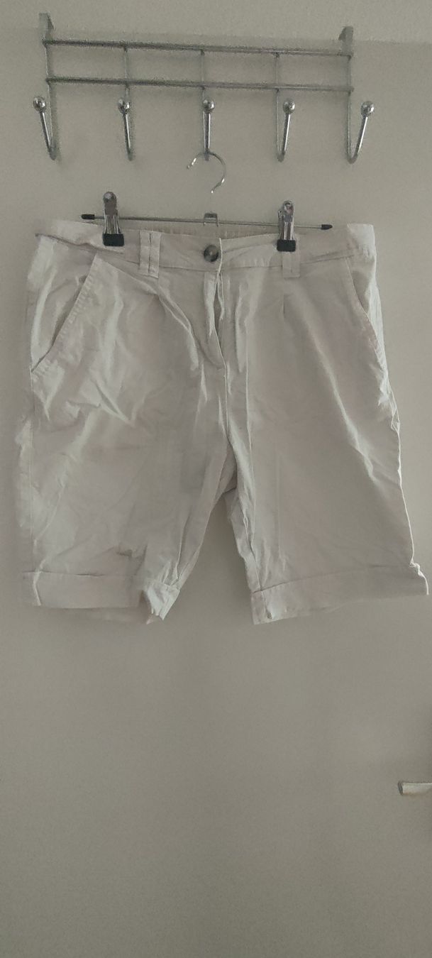 Hosen: Kurze Hose weiss Grösse 38 – Gebraucht aus Mönchaltorf von Icelandichorse