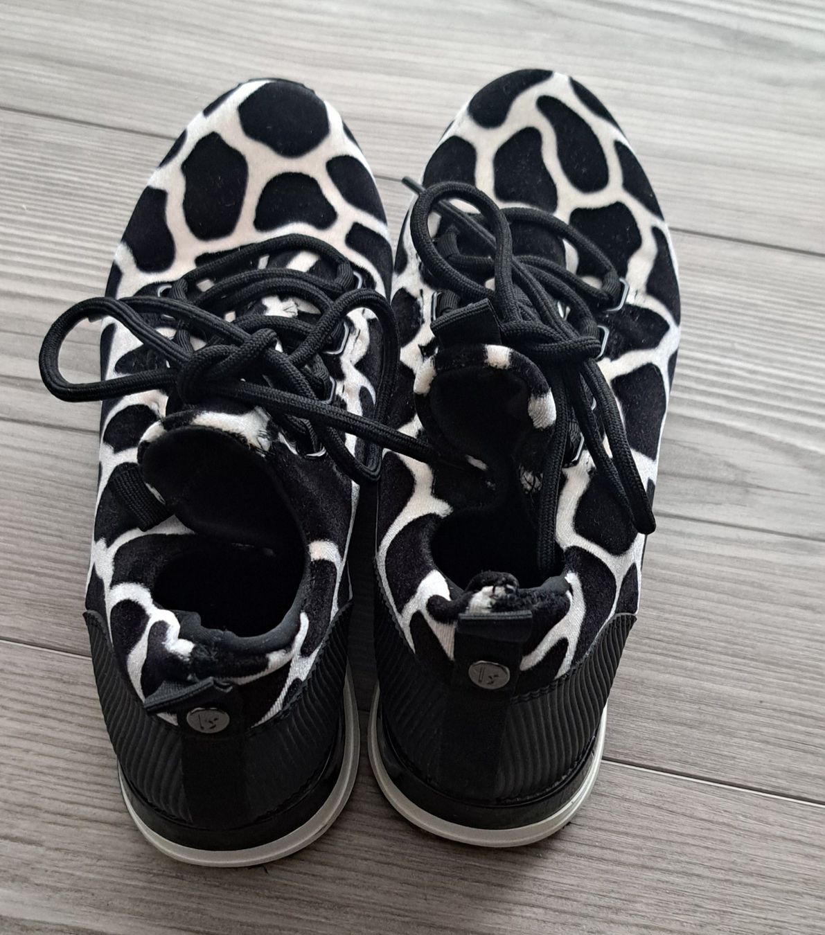 Damenschuhe: Sneaker La Strada Gr 37 – Gebraucht aus Eschenz von Miamix 1