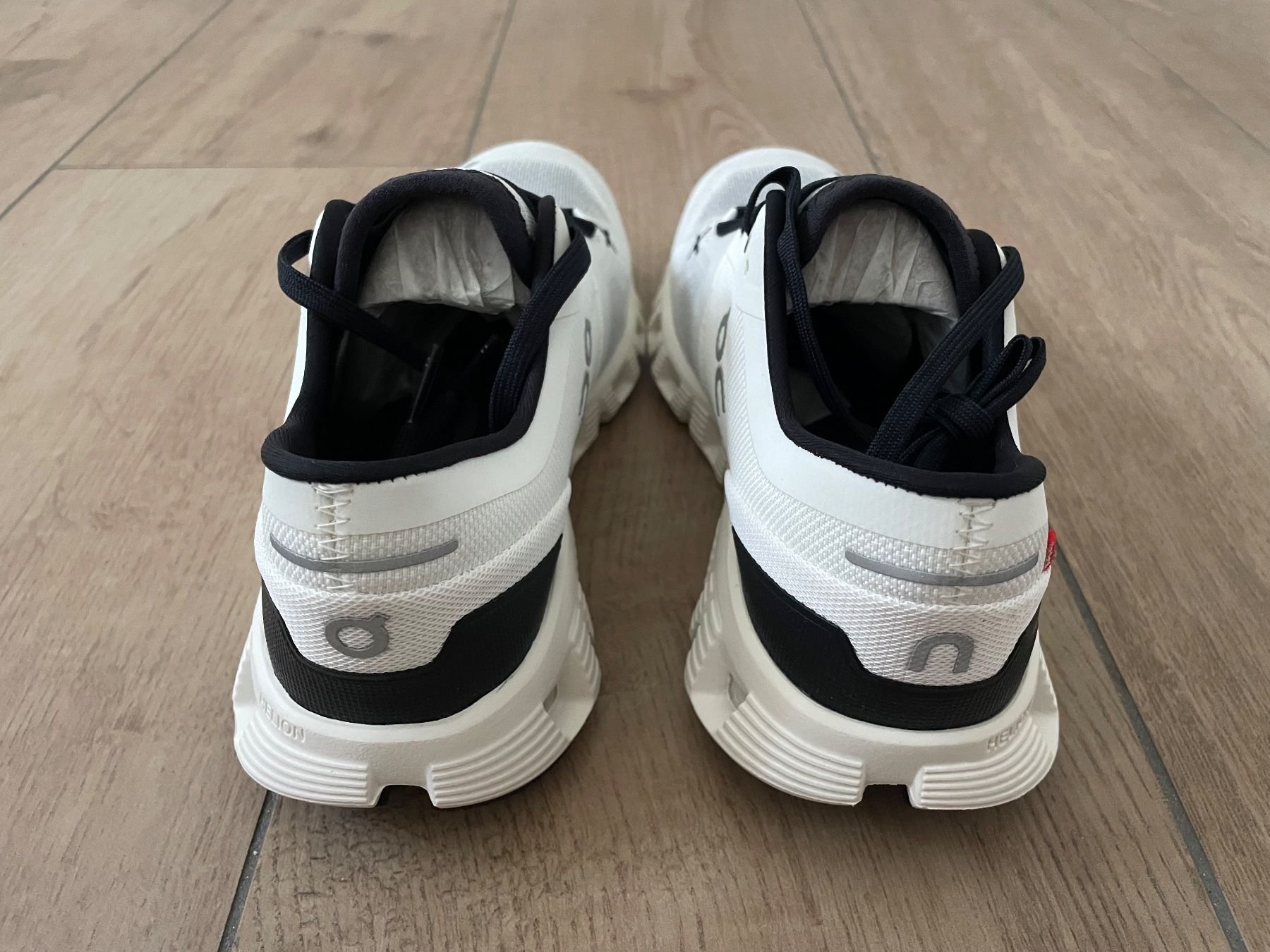 On Scarpe da donna: On Cloud X3 Gr. 37.5 NEU – Nuovo e nell'imballaggio originale da Waltenschwil venduto da hansnine 3