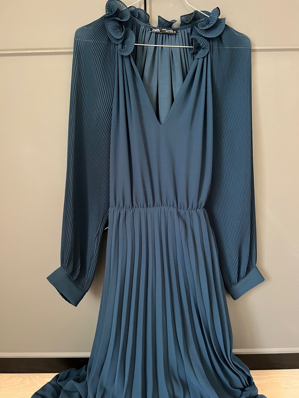 Zara Vestiti: Zara Kleid – Usato da Tannay venduto da closet