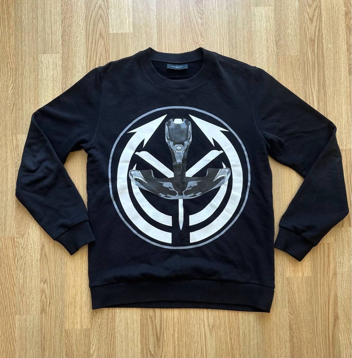 Givenchy Maglioni & Felpe: Givenchy Pullover  – Usato da Pfäffikon ZH venduto da Nataliia.