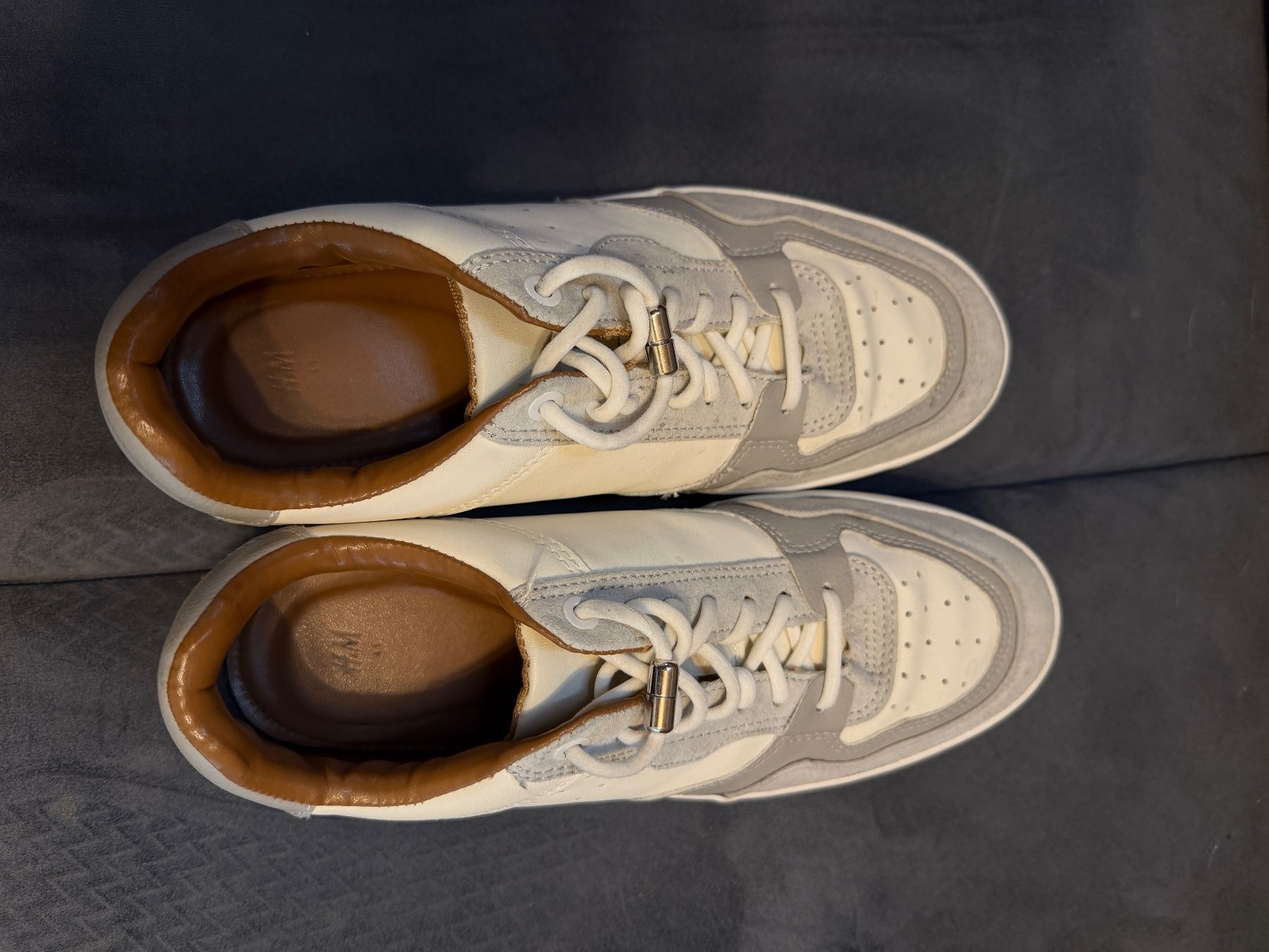 Scarpe da uomo: Herren Sneaker / weiss-grau / Kunstleder Gr. 41 – Usato da Hünenberg venduto da Chico1