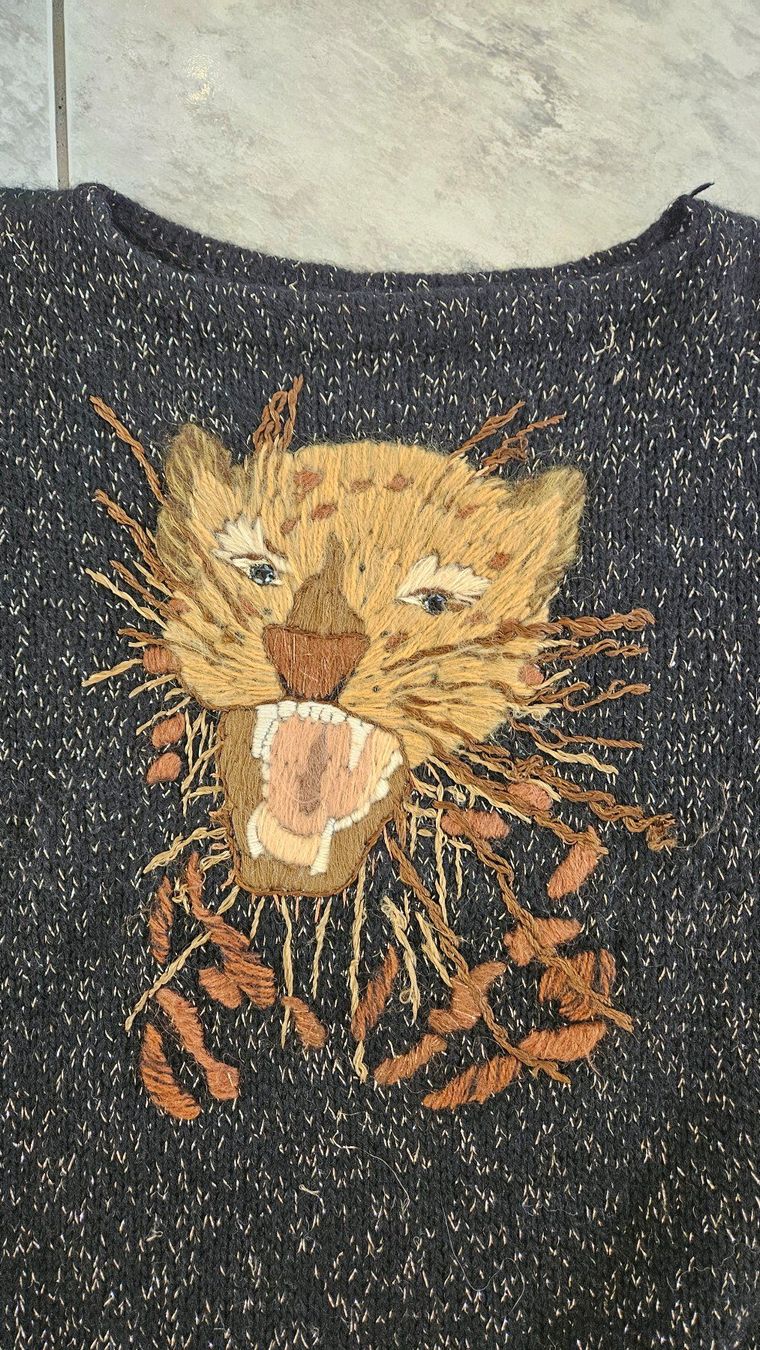Maglioni & Felpe: Exklusiver Damenpullover mit Leopardkopf, Grösse 40 Wolle – Usato da Gossau ZH venduto da fashiontwo 7