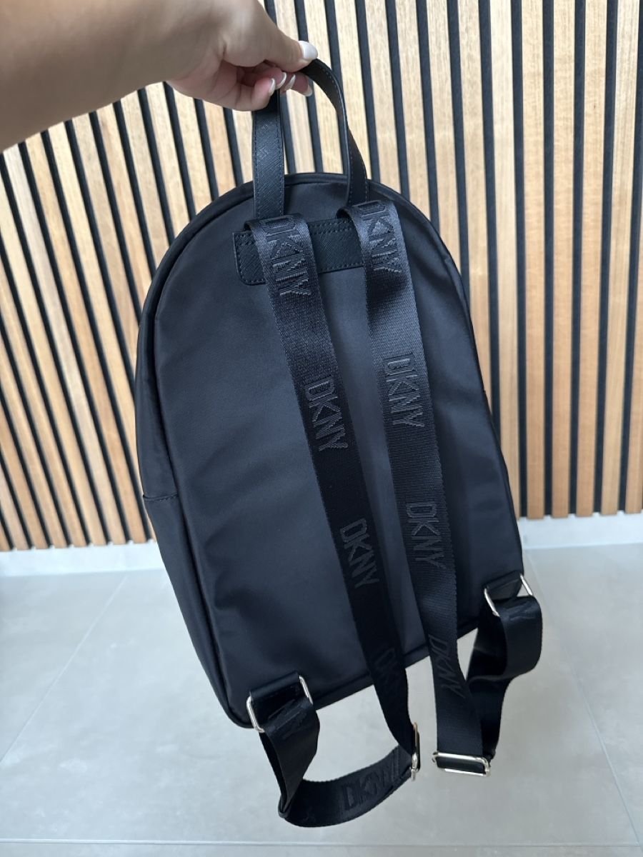 DKNY Zaini: DKNY Tagesrucksack – Nuovo (secondo la descrizione) da Schöftland venduto da jes_67zy 1