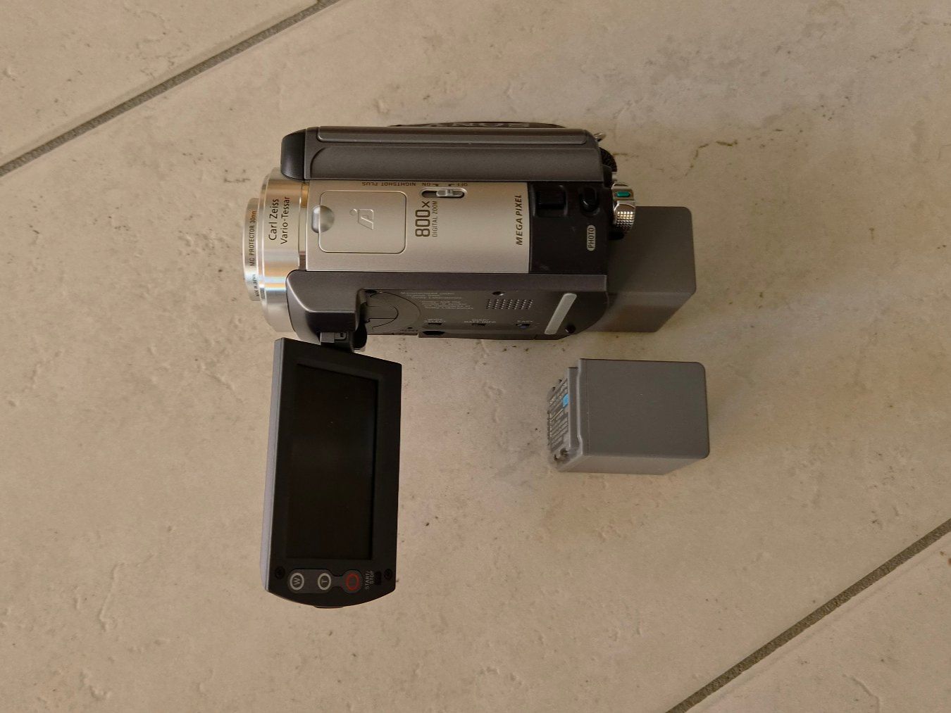 Sony Camcorder: Videokamera SONY  DCR-SR80E – Gebraucht aus Ittigen von Lorseb 2