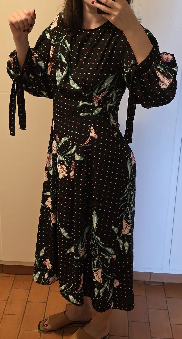 H&M Vestiti: H&M Midikleid, Blumenmuster, Gr.S – Usato da St Gallen venduto da vir_5kgt