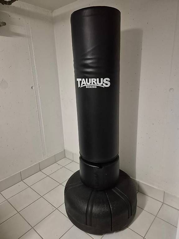 Sacchi da boxe: Neuwertiger Taurus Standboxsack Boxing Trainer – Usato da Meilen venduto da jul_28tj 2