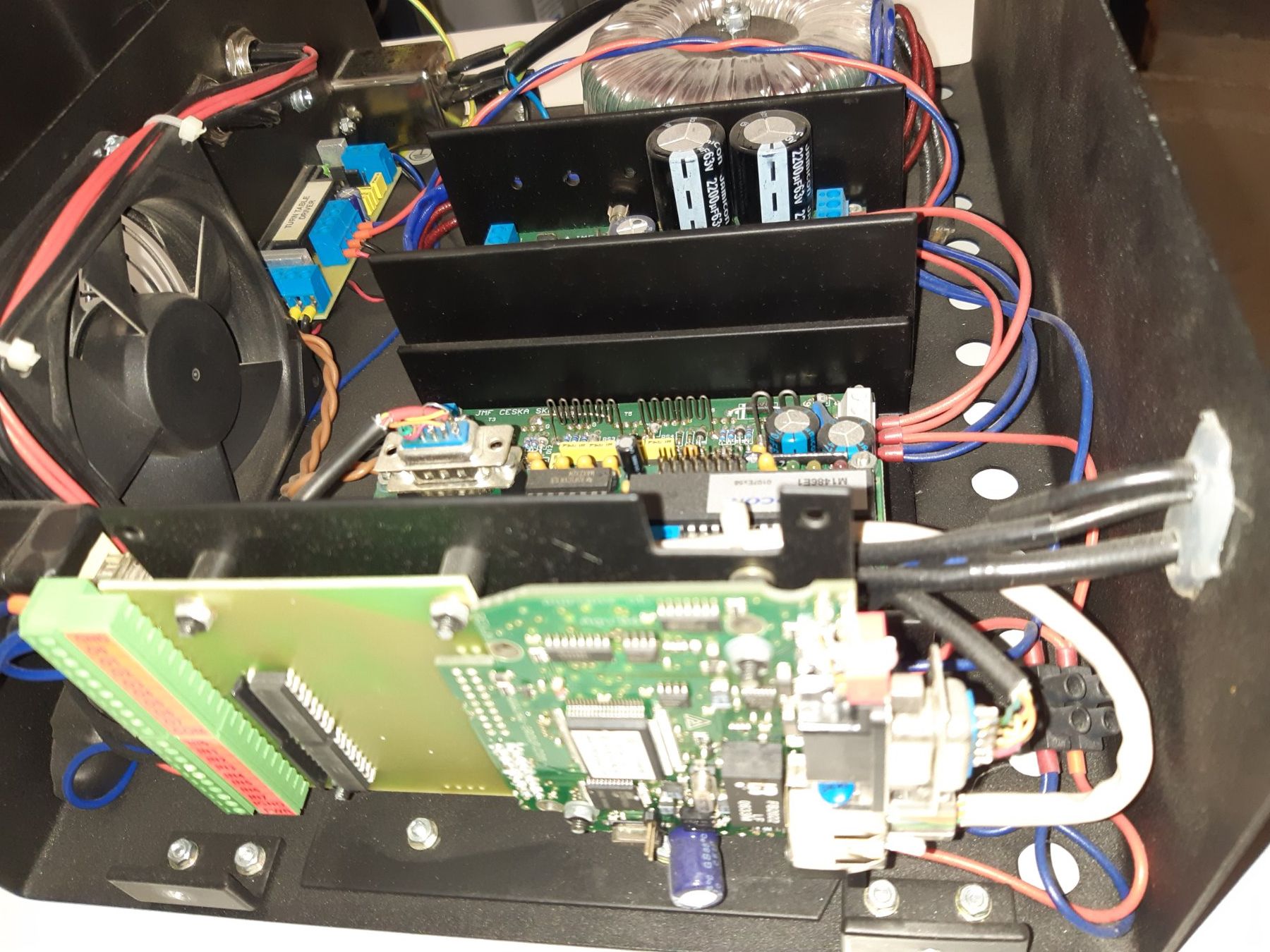 Componenti elettronici: Gerät mit Netzteil, Ringtrafo, Einschaltknopf, Venti etc. – Difettoso da Lohn-Ammannsegg venduto da Molch7 6