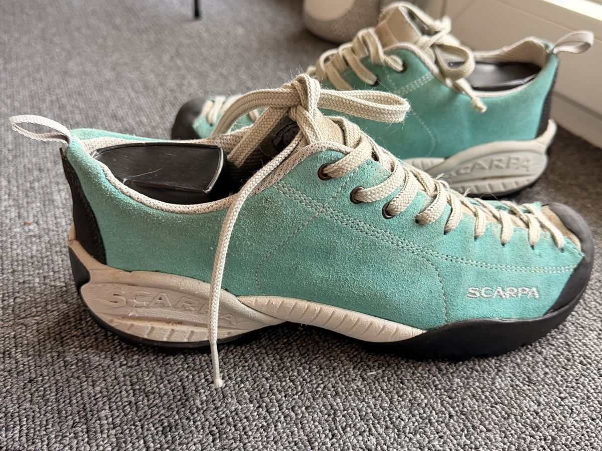 Scarpa Scarpe da donna: Scarpa AQUA femme taille 38.5 – Usato da Bulle venduto da LeMoleson