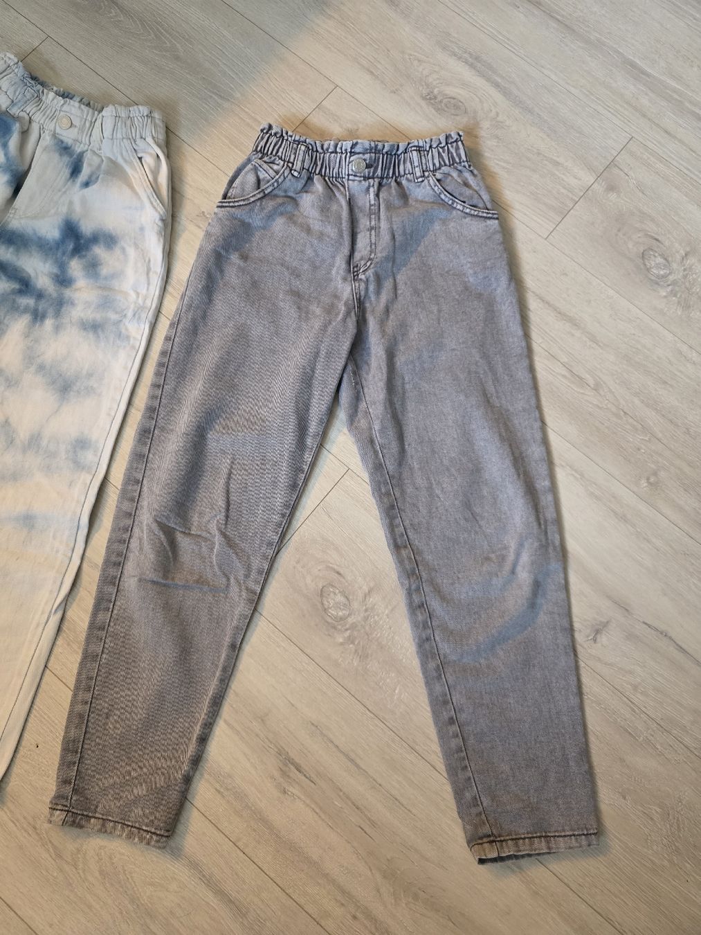 H&M Hosen: 2 H&M Relaxed Jeans, Denim-Look, Gr. 140 – Gebraucht aus Wigoltingen von Zuckerfee84 1