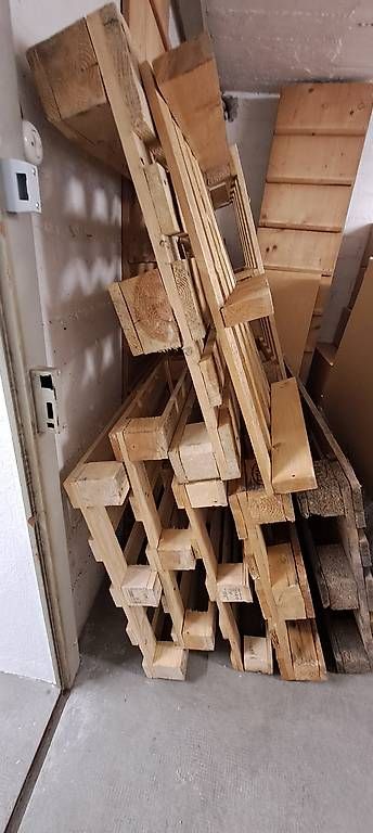 Pallets: Europaletten und Einwegpaletten – Usato da Flumenthal venduto da ali_7x8p