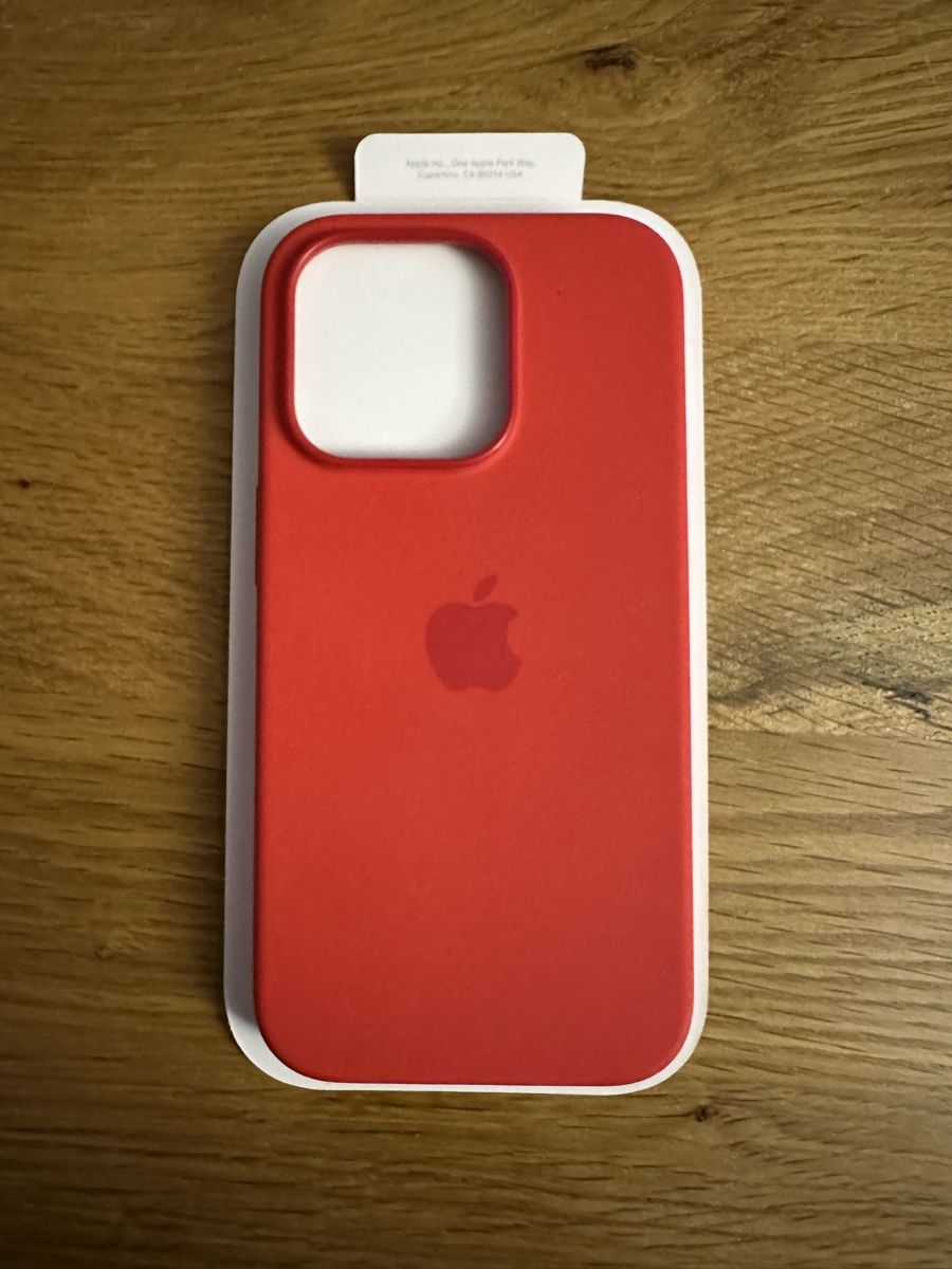 Telefoni cellulari / Smartphones: Handyhülle iPhone 14 Pro – Usato da Winterthur venduto da ani_6p9f