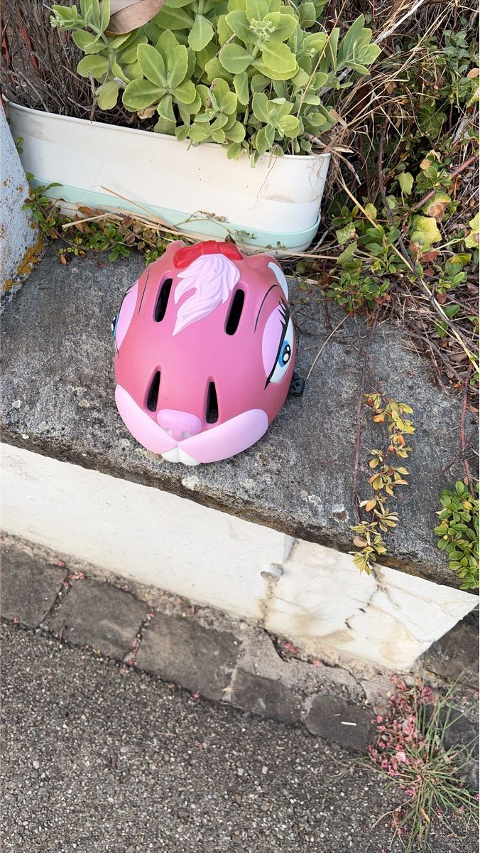 Caschi: Kinder Helm Pink Motiv Katze Grösse S – Usato da Füllinsdorf venduto da HESETIBS