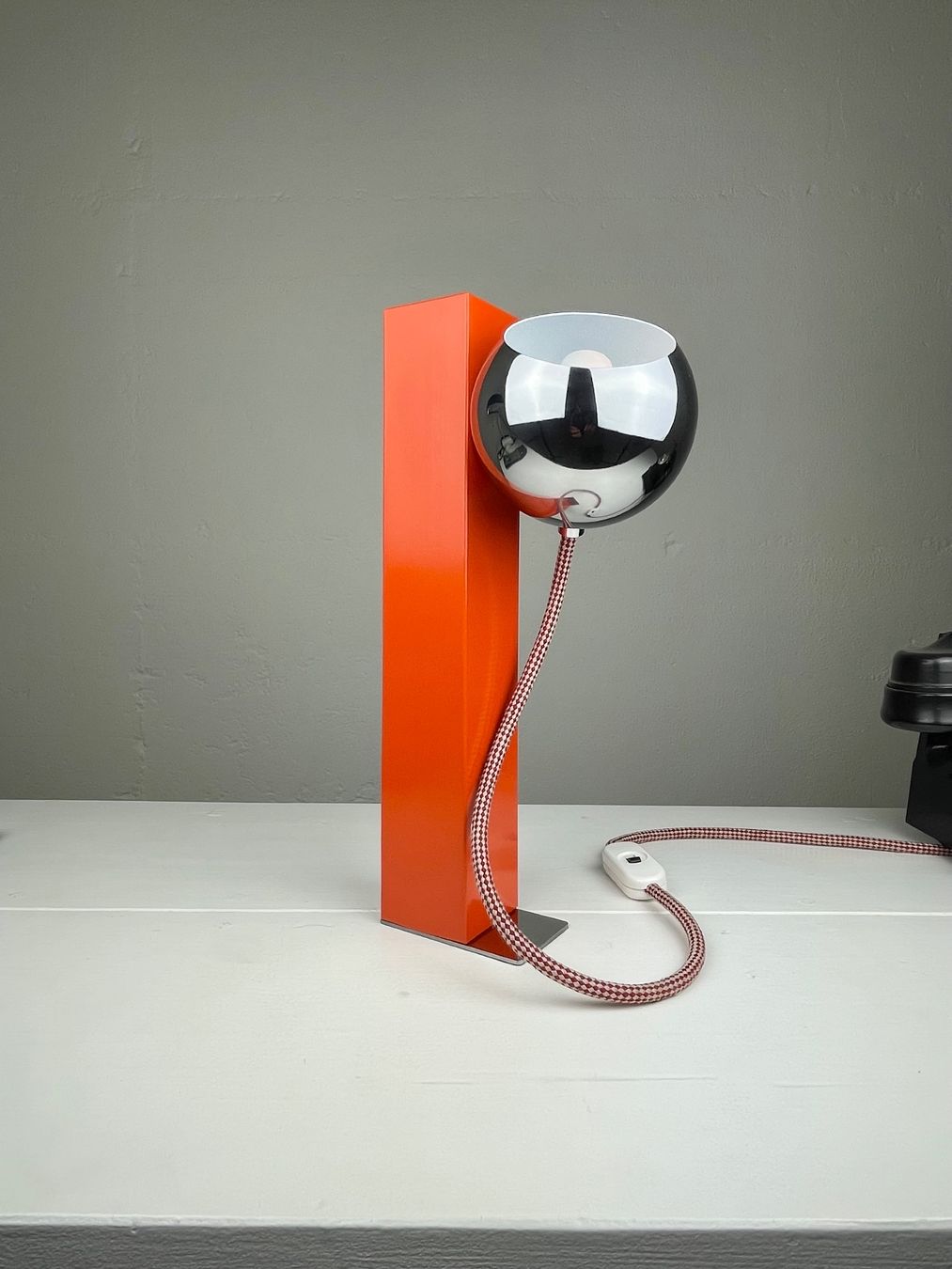 Lampade: Magnetic Eyeball Table Lamp – Usato da Genthod venduto da lightyear63 8