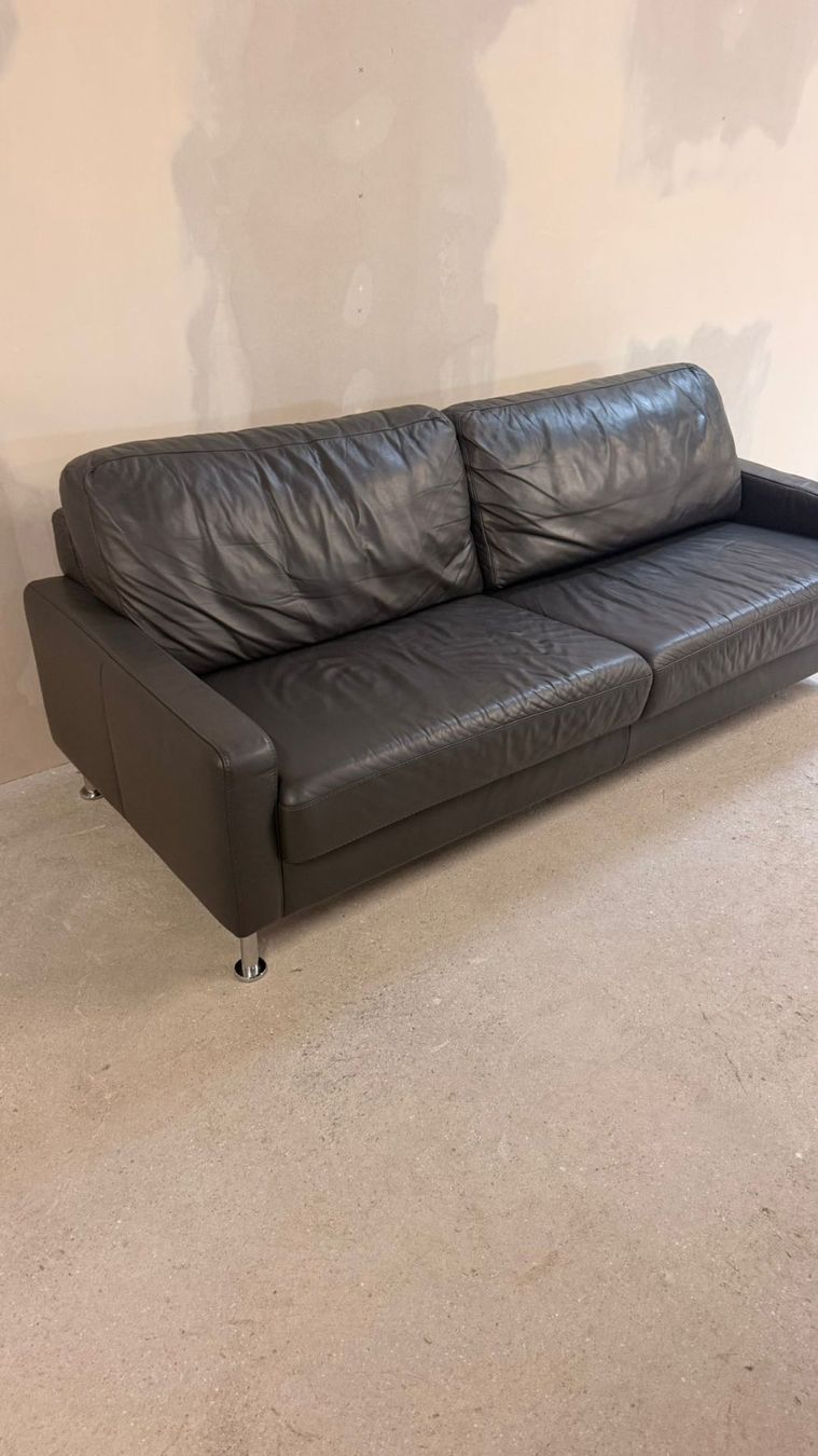 Sofas: Modernes Ledersofa in dunkelgrau 3-Sitzer – D'occasion à Rickenbach ZH par Der-Insider 3
