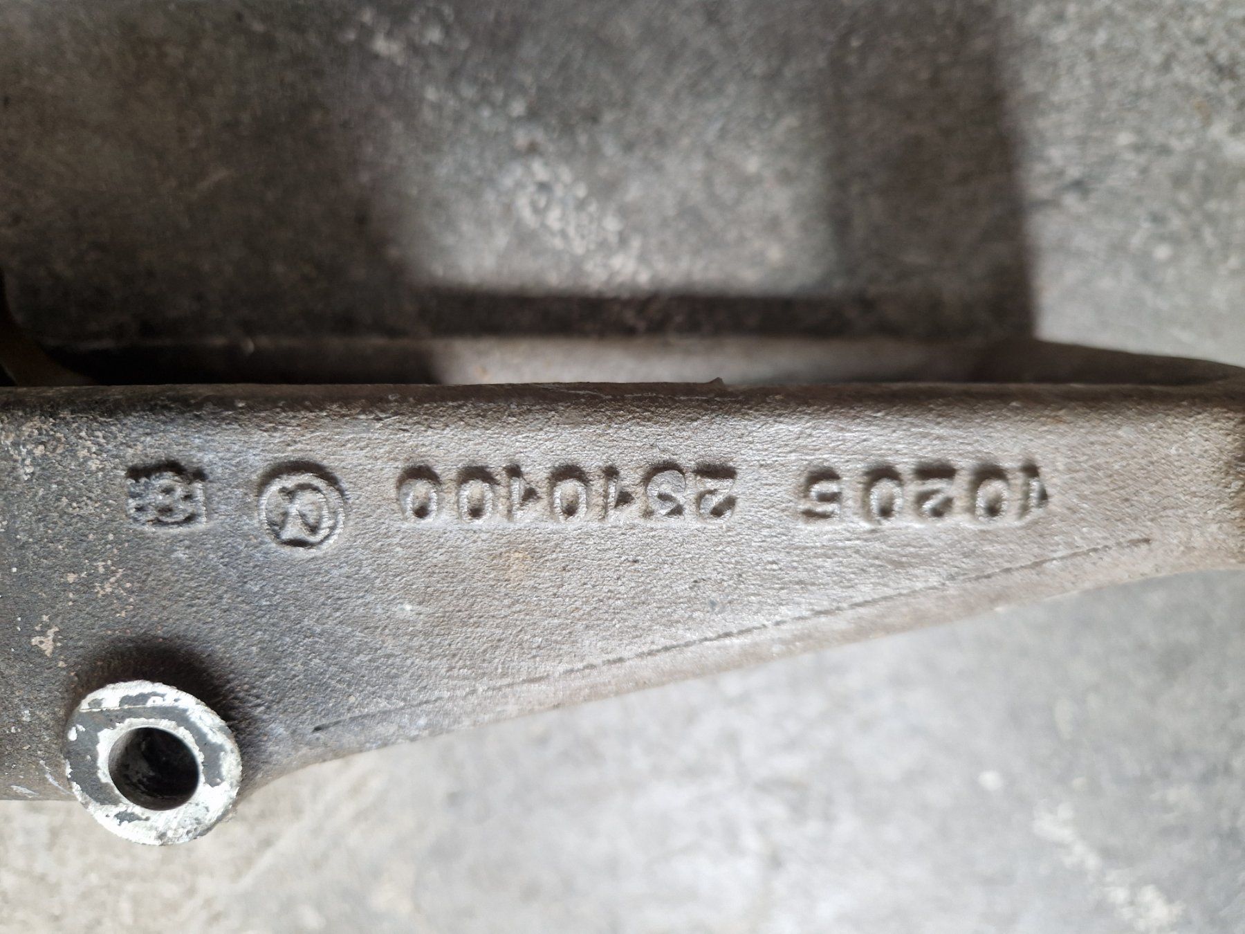 Alfa Romeo Tutti pezzi di ricambio auto: Lenksäule Alfa Romeo 102 2600 Sprint – Usato da Schlieren venduto da AMCJAV 2