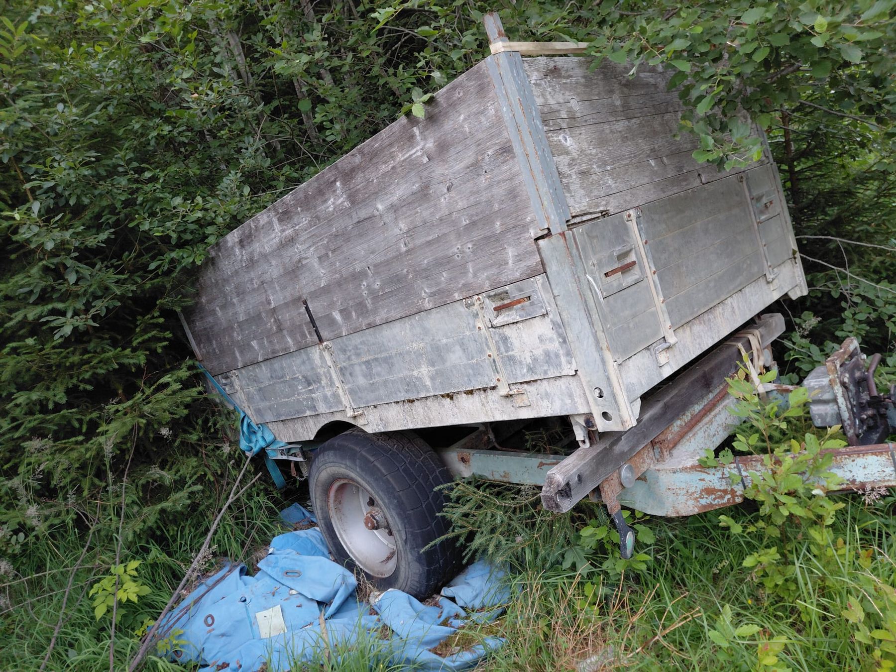 Camions-bennes: Kipper und Anhänger  – D'occasion à Horboden par 1999patris 2