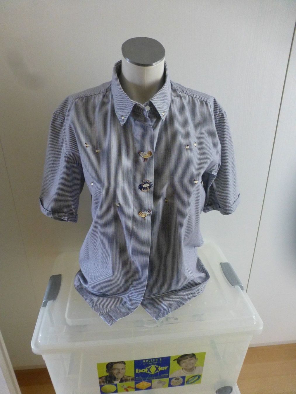Blusen: Bluse / Trachtenbluse gestreift mit Stickereien – Gebraucht aus Hergiswil NW von annettelia 2
