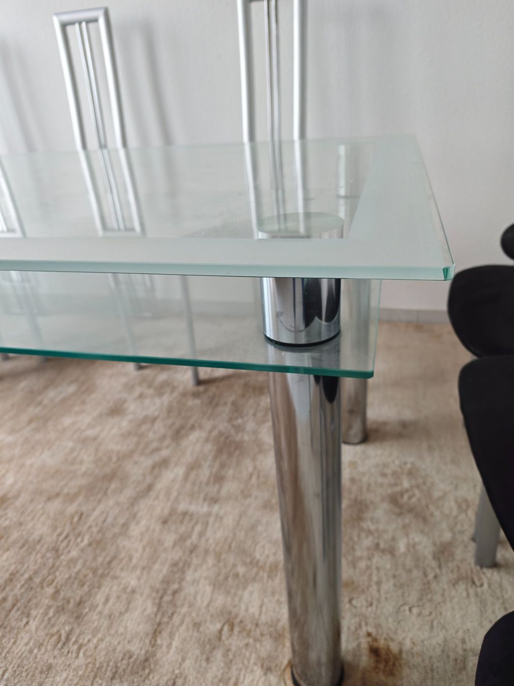 Tische: Glastisch mit bei Bedarf Stühlen und Lampe – Gebraucht aus Oberglatt ZH von Cybergater 3