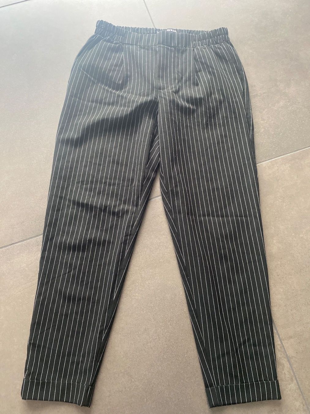 Tally Weijl Hosen: Tally Weijl pantalon taille 36 – Gebraucht aus Delémont von Ma_LoU.01