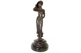 Bronzefigur, Dame mit Hut