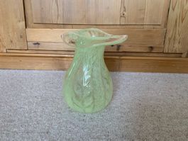 Vase, Glas, gelb, asymmetrisch, mit Kragen, mundgeblasen