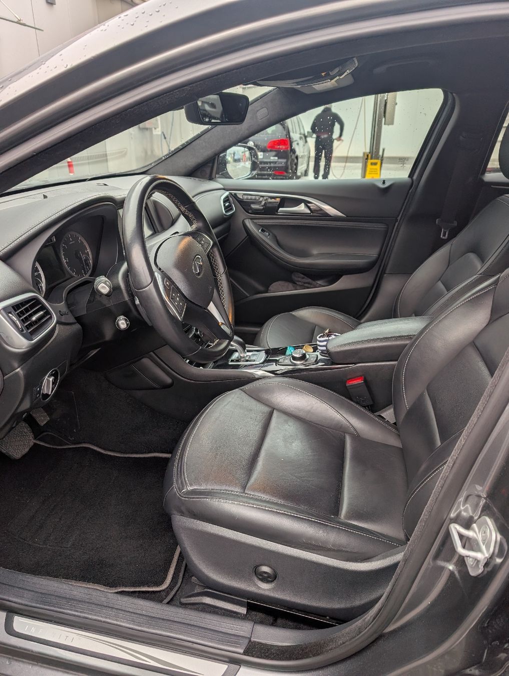 Carrozzine: INFINITI QX30 AWD 2.2D – Nuovo (secondo la descrizione) da Mellingen venduto da Sepoo 8