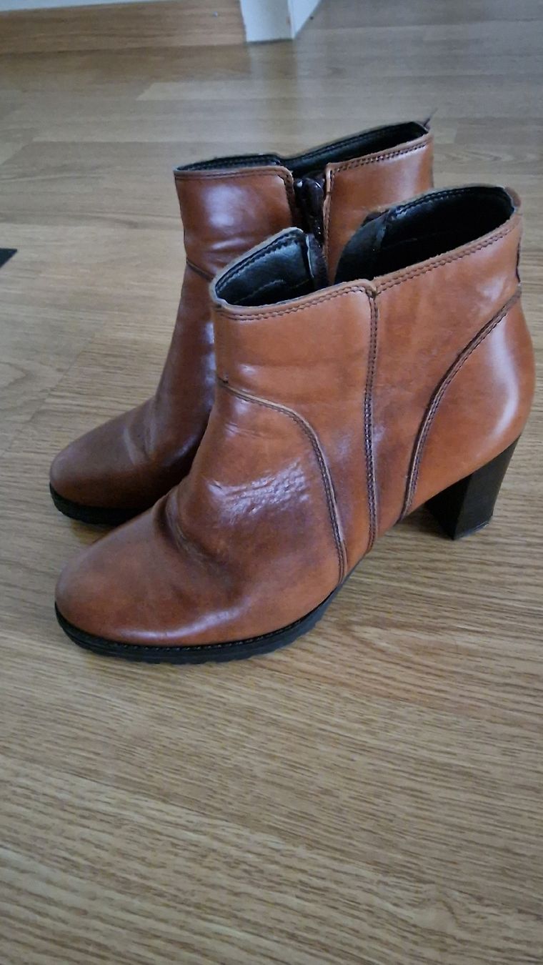 Damenschuhe: Stiefel – Gebraucht aus Wil SG von ral_dgc2 5