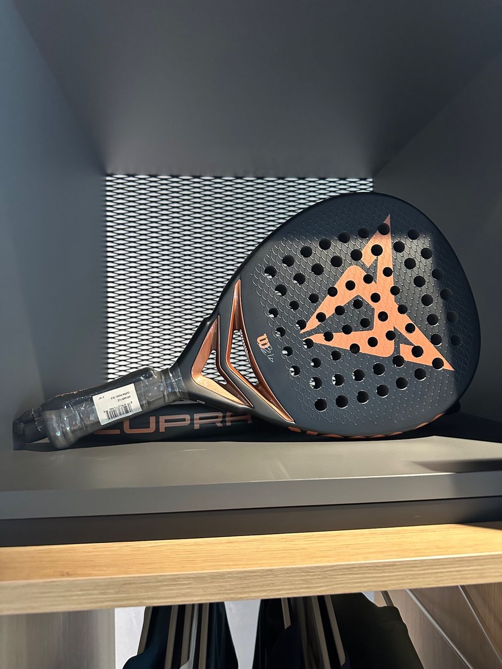 Wilson Schläger: WILSONXCUPRA PADEL RACKET V2 – Neu (gemäss Beschreibung) aus Gamprin-Bendern von lag_sff9 3