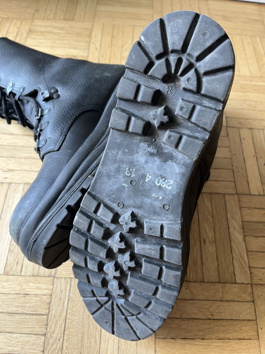 Schweizer Armee Scarpe da uomo: Schweizer Armee Militärstiefel Leder Gr. 280.  – Usato da Wohlen AG venduto da yev_q62x 4