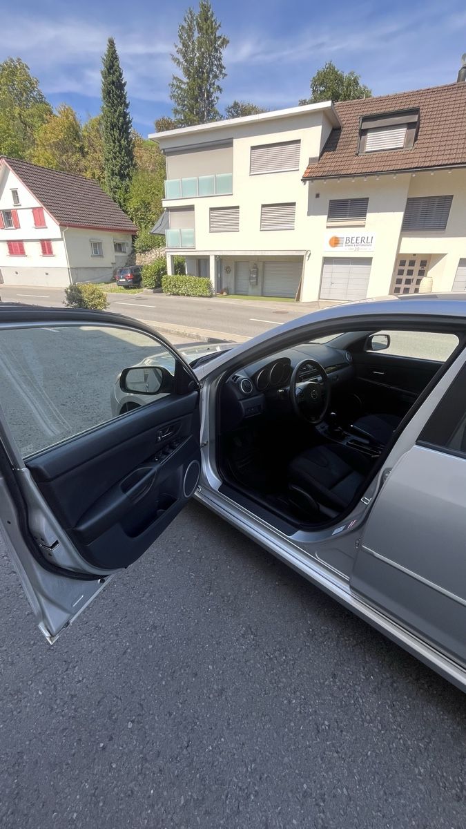 Mazda Autos: Mazda 3 2.0 – Gebraucht aus Montlingen von aar_h5mj 4