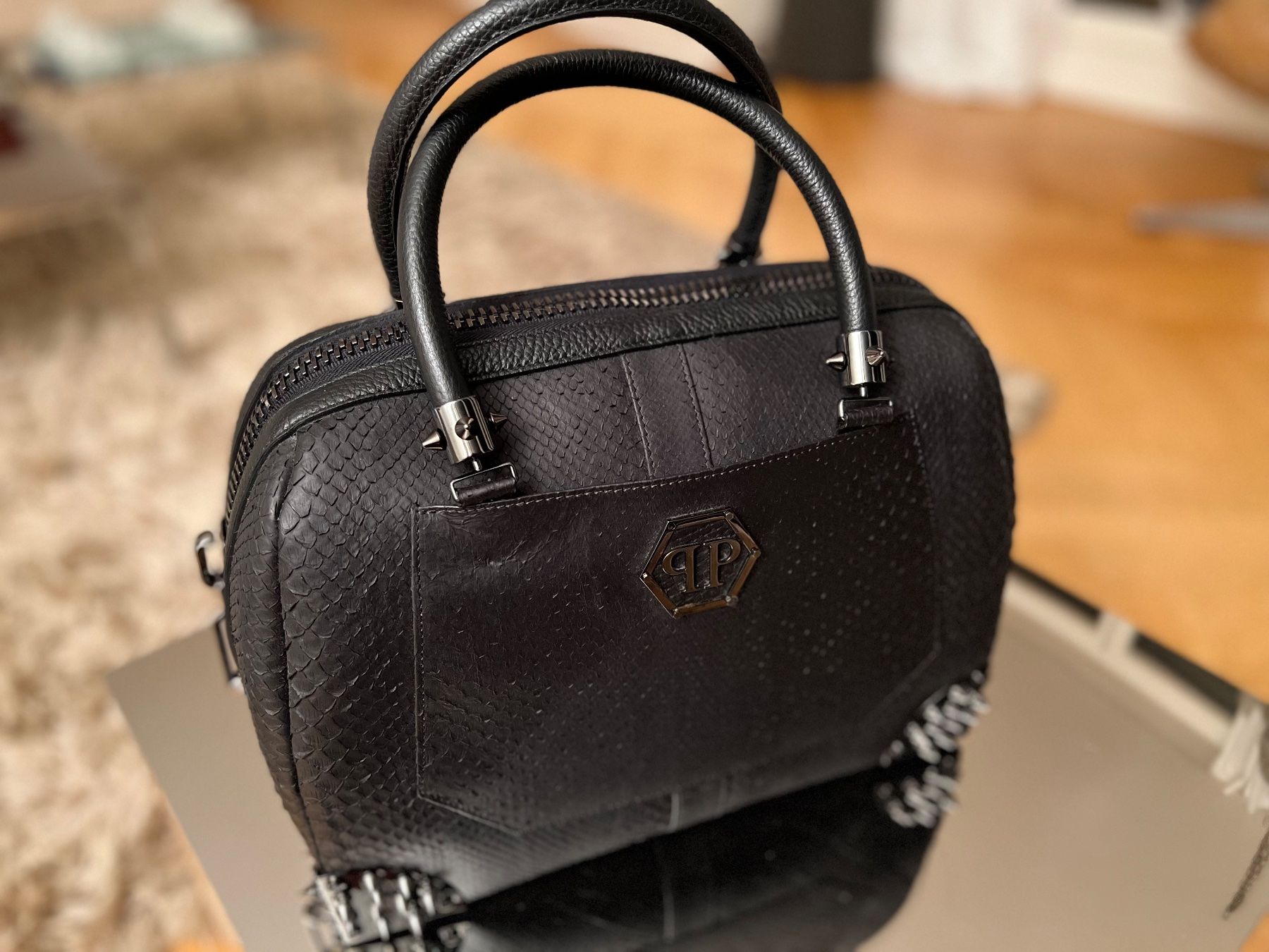 Philipp Plein Taschen für Damen: PHILIPP PLEIN Python Bag in Black! NEU! Storepreis 3800 Euro – Neu (gemäss Beschreibung) aus Richterswil von wahopp 2