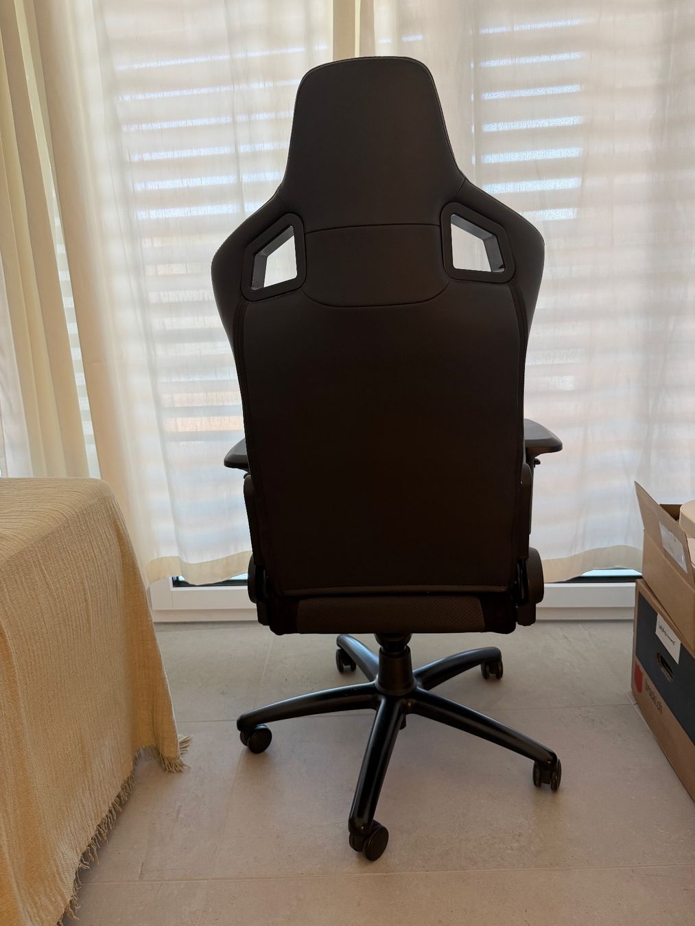Noblechairs Sedie: Gaming Stuhl Bürostuhl schwarz – Usato da Aarau Rohr venduto da HappyKoala 2