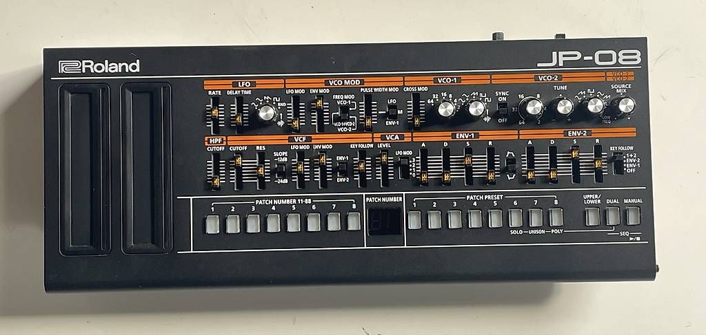 Roland Strumenti musicali: Roland Boutique jp 08 Jupiter Reissue – Usato da Alpnach Dorf venduto da GuntaKinte
