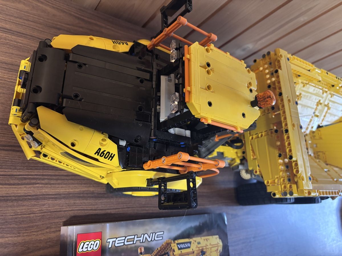 Lego Jeux de construction: LEGO Technic 42114 Volvo Kipper – D'occasion à Gerlafingen par Marcryter 1