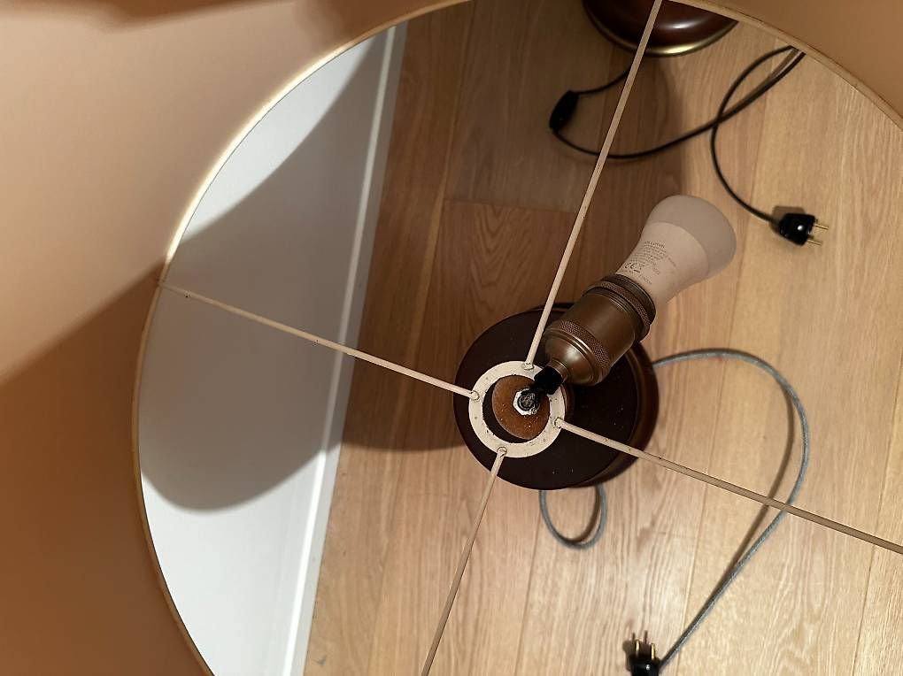 Lampade: 2 Vintage Lampem aus Massiv Holz – Usato da Zürich venduto da cos_2bsd 2