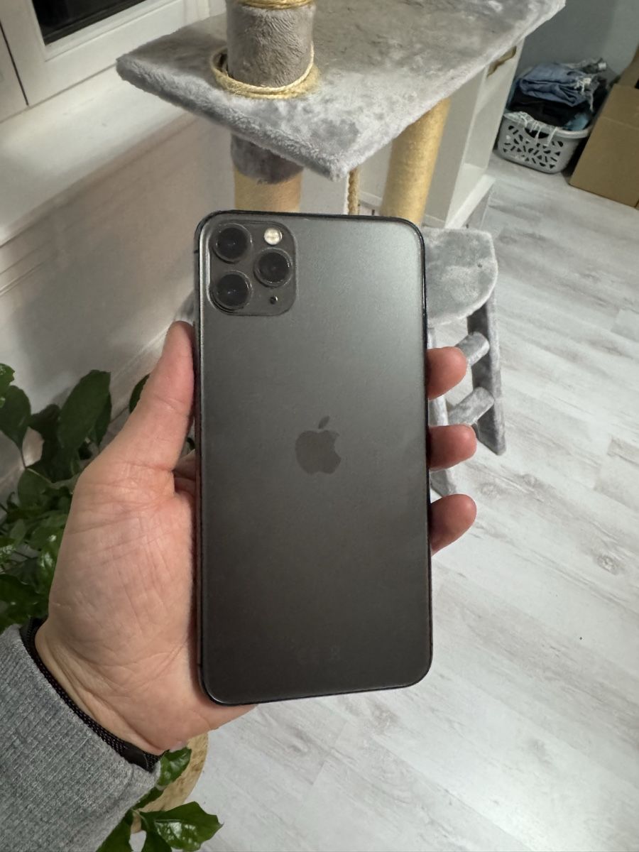 Apple Telefoni cellulari / Smartphones: iPhone 11 Pro Max gris  – Difettoso da Les Verrières venduto da chl_5bnz 3