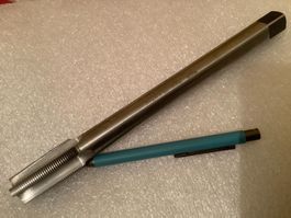 M24 x 1.5 LINKS Gewindebohrer Durchgang, unbenutzt von KAYAK