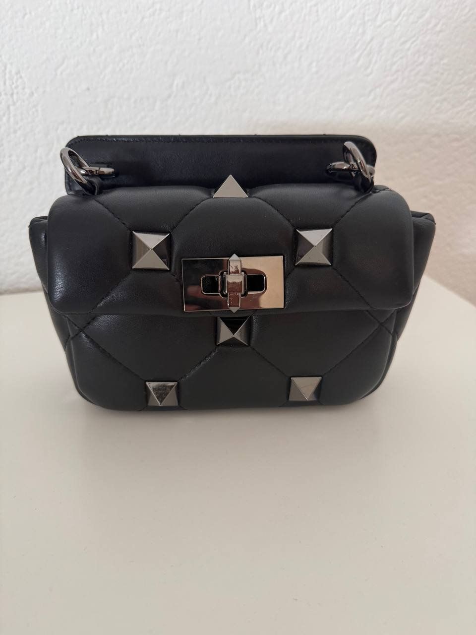 Valentino Borse da donna: Valentino Garavani roman shoulder stud bag mini – Nuovo (secondo la descrizione) da S. Vittore venduto da dbu_2h86 7