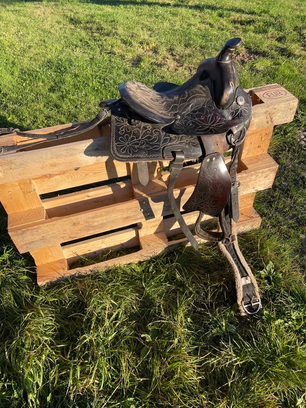 Sattel & Sattelzubehör: Pony Westernsattel aus Leder – Gebraucht aus Langnau i. E. von son_00
