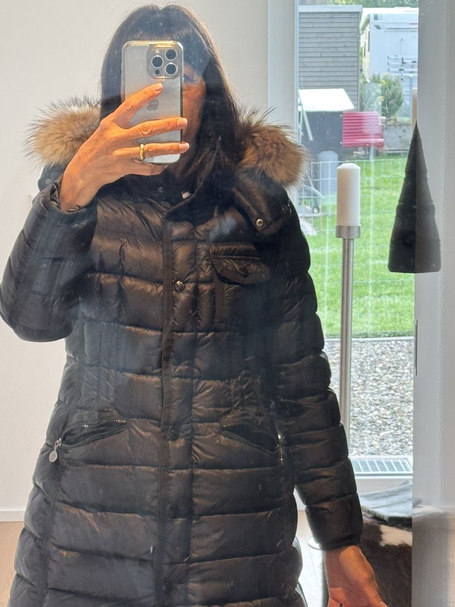 Moncler Mäntel: Monclair Daunenmantel mit Fellkragen – Gebraucht aus stachen von Esther09 7