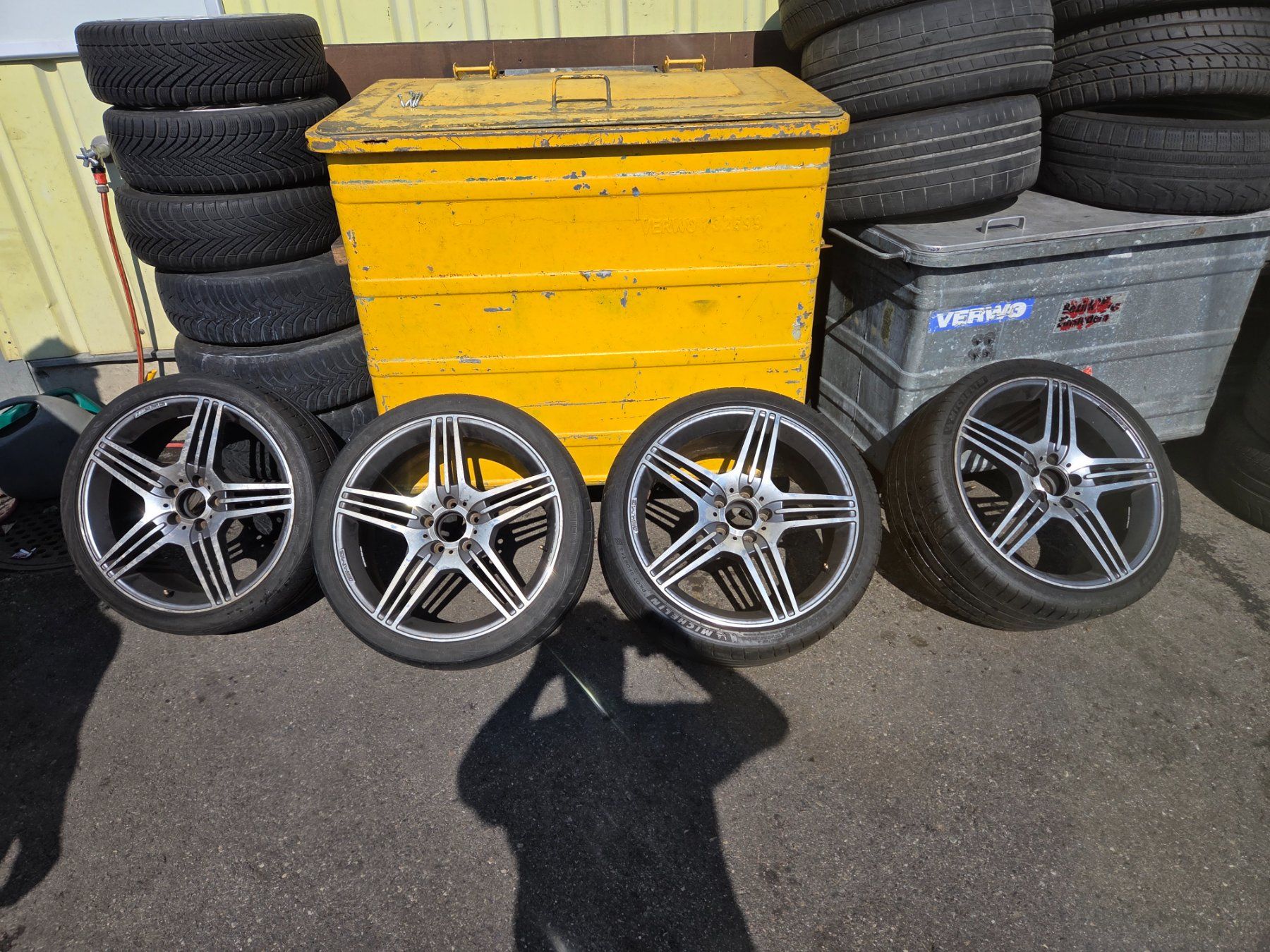 Mercedes-Benz Cerchioni: Alufelgen Mercedes benz E – Usato da Fischbach-Göslikon venduto da Emanuel.Bardhi
