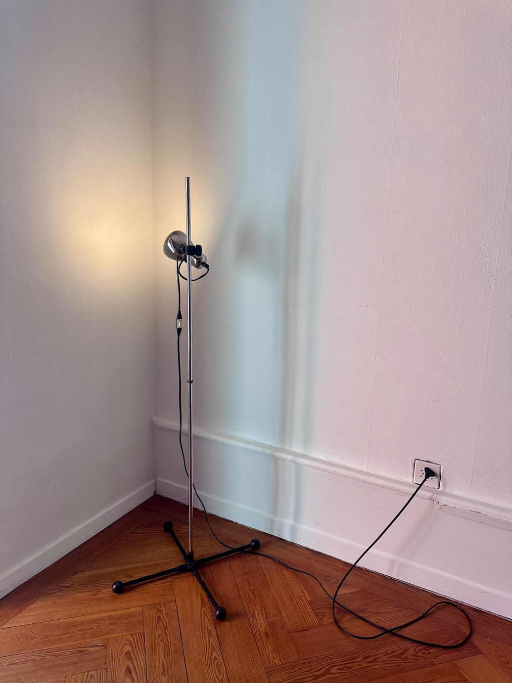 Lampade: Lampe de sol BOFA Suède chromée – Usato da Lausanne venduto da jul_v9ht 7