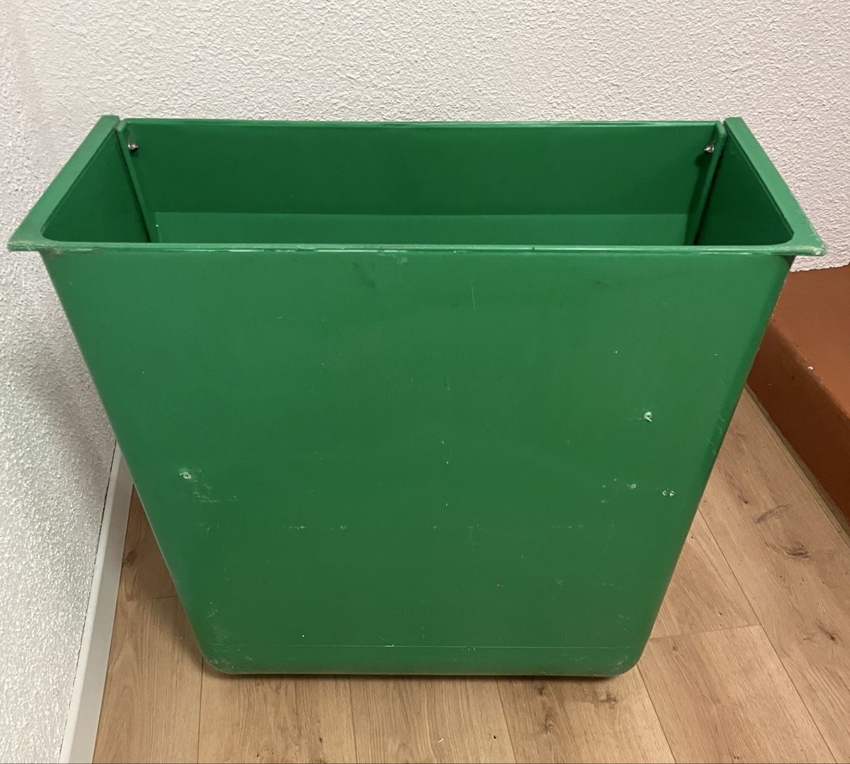 Mangimi: Futtertrog, Futerspender – Usato da Lupsingen venduto da MaCoE 2
