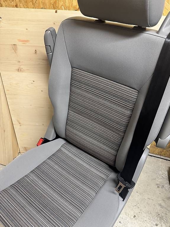 Alle Autoersatzteile: VW T5 Einzelsitz Verdrehbar – Neu und originalverpackt aus Beromünster von RomanF01 1