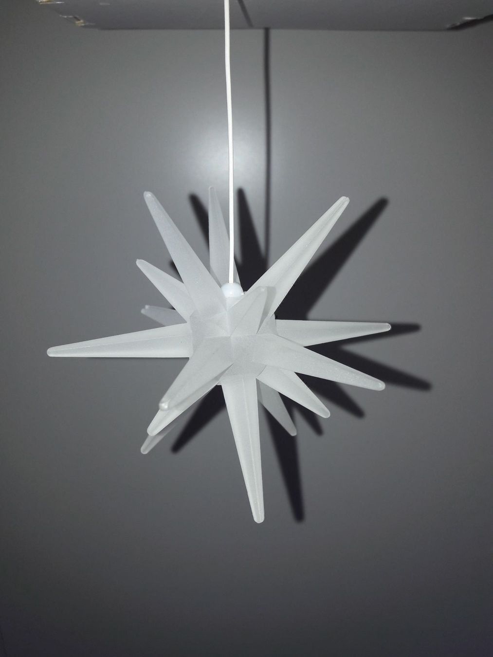 Tutte le decorazioni: Elektrischer Stern weiss – Usato da Liebefeld venduto da Plantschy