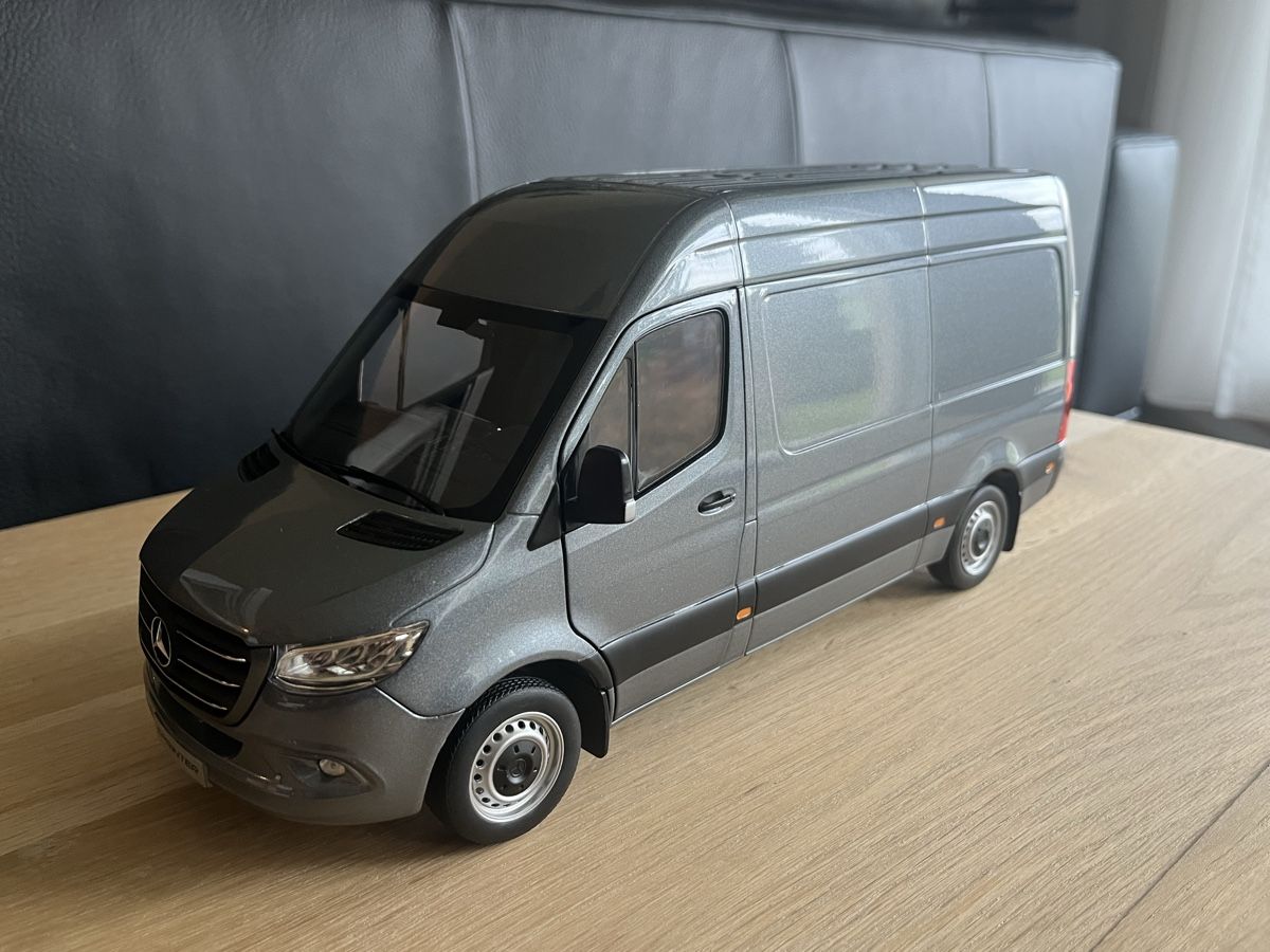 Norev Modellini d'auto: Mercedes-Benz Sprinter 1/18 Norev – Nuovo e nell'imballaggio originale da Léchelles venduto da Mlinspiration 1